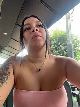 Snapshot of Pretty_Isadora chatting on November 30, 5:39 pm Pretty Isadora online show from November 30, 5:39 pm