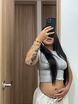 Snapshot of Pretty_Isadora chatting on December 2, 8:26 pm Pretty Isadora online show from December 2, 8:26 pm