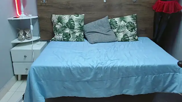 Snapshot of Hunter_Ignis chatting on March 9, 3:01 am Hunter Ignis online show from March 9, 3:01 am