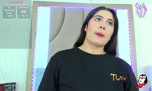 Snapshot of ThyaraJhons chatting on September 16, 11:55 am ThyaraJhons online show from September 16, 11:55 am