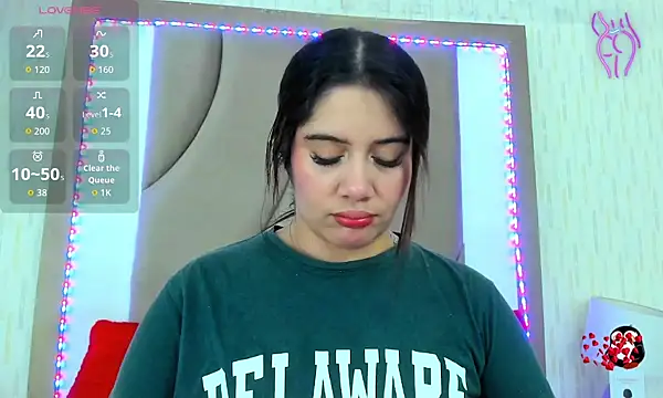 Snapshot of ThyaraJhons chatting on September 25, 12:09 pm ThyaraJhons online show from September 25, 12:09 pm