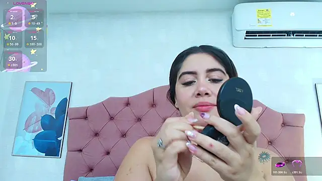 Snapshot of ThyaraJhons chatting on November 6, 11:55 am ThyaraJhons online show from November 6, 11:55 am