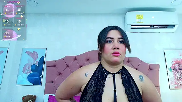 Snapshot of ThyaraJhons chatting on November 26, 12:06 pm ThyaraJhons online show from November 26, 12:06 pm