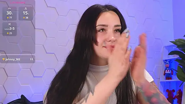 Snapshot of EvaCanton chatting on December 2, 11:34 am EvaCanton online show from December 2, 11:34 am