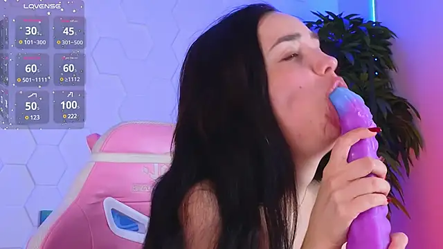 Snapshot of EvaCanton chatting on February 12, 11:18 am EvaCanton online show from February 12, 11:18 am