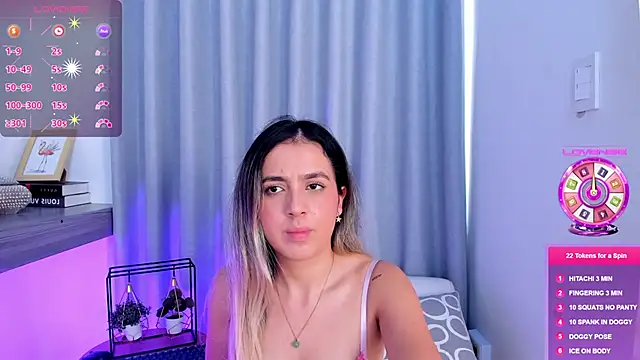Lucyortiz  online show from December 3, 5:45 pm