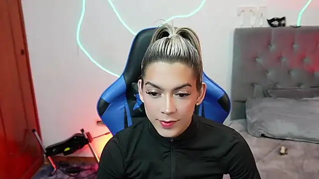 tay ler3 online show from December 6, 5:53 am