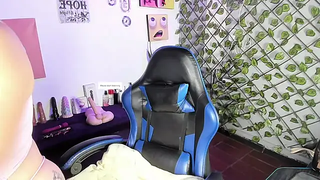 Amy hoy69 online show from March 1, 2:13 am