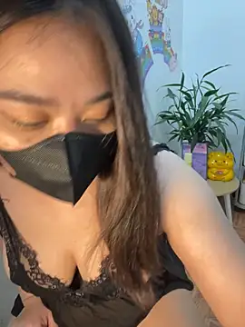 Snapshot of --Lyly-- chatting on March 11, 7:04 am --Lyly-- online show from March 11, 7:04 am