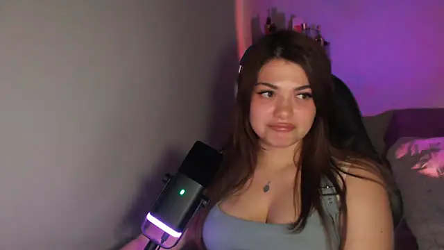 helengilmor online show from April 23, 3:58 pm