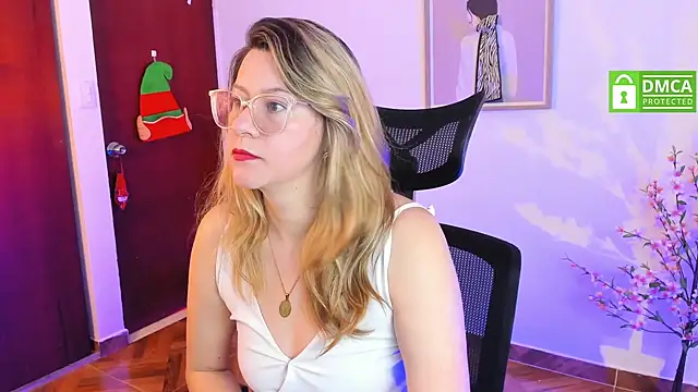 Snapshot of Chanelll_Taylorr_ chatting on December 26, 1:54 pm Chanelll Taylorr online show from December 26, 1:54 pm