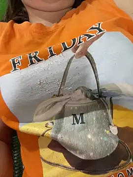 Snapshot of Milk_Mom99 chatting on October 12, 7:18 am Milk Mom99 online show from October 12, 7:18 am