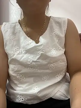 Snapshot of Milk_Mom99 chatting on October 30, 3:08 am Milk Mom99 online show from October 30, 3:08 am