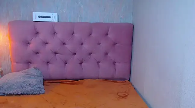 CurvyJulieth online show from January 11, 11:24 pm