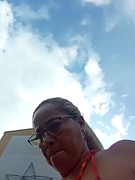 Snapshot of natally_ross21 chatting on December 6, 12:27 pm natally ross21 online show from December 6, 12:27 pm