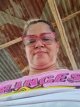 Snapshot of natally_ross21 chatting on February 5, 4:25 pm natally ross21 online show from February 5, 4:25 pm