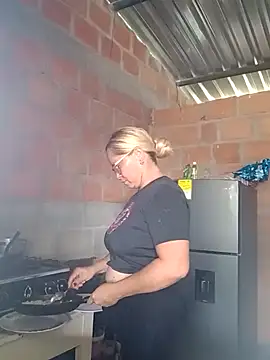 Snapshot of natally_ross21 chatting on February 14, 12:57 pm natally ross21 online show from February 14, 12:57 pm