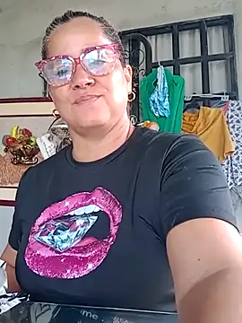 Snapshot of natally_ross21 chatting on February 18, 1:00 pm natally ross21 online show from February 18, 1:00 pm