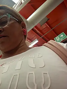 Snapshot of natally_ross21 chatting on September 11, 2:06 pm natally ross21 online show from September 11, 2:06 pm