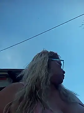 Snapshot of natally_ross21 chatting on October 1, 1:28 pm natally ross21 online show from October 1, 1:28 pm