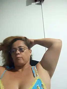 Snapshot of natally_ross21 chatting on November 18, 2:28 am natally ross21 online show from November 18, 2:28 am