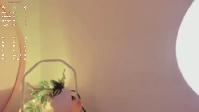 Snapshot of katiepeach_ chatting on October 6, 11:51 am katiepeach online show from October 6, 11:51 am