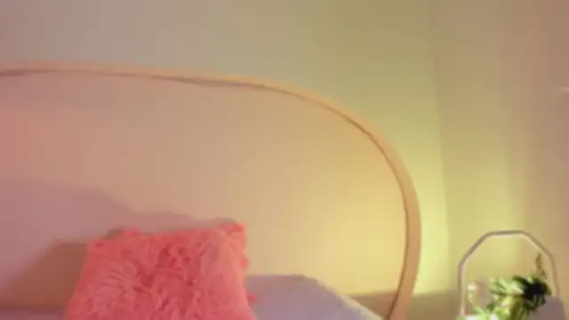 Snapshot of katiepeach_ chatting on October 18, 12:06 pm katiepeach online show from October 18, 12:06 pm