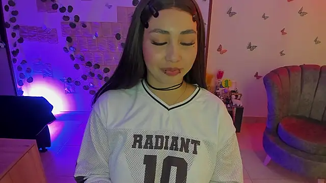 Fiore Sanz  online show from March 17, 3:00 am