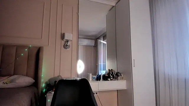 Snapshot of melissa_yamazaki chatting on November 27, 5:42 am melissa yamazaki online show from November 27, 5:42 am