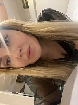 Snapshot of Aleksandrakis chatting on February 7, 1:01 pm Aleksandrakis online show from February 7, 1:01 pm