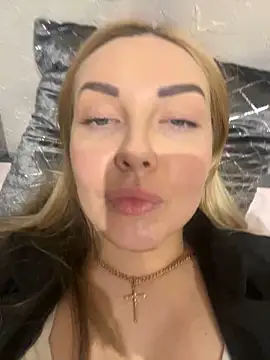 Snapshot of Aleksandrakis chatting on February 11, 8:52 pm Aleksandrakis online show from February 11, 8:52 pm