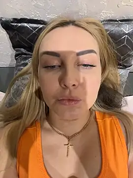 Snapshot of Aleksandrakis chatting on February 12, 5:16 pm Aleksandrakis online show from February 12, 5:16 pm