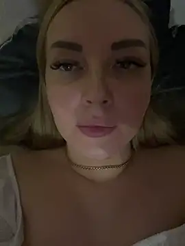 Snapshot of Aleksandrakis chatting on March 4, 4:52 pm Aleksandrakis online show from March 4, 4:52 pm