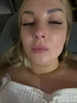 Snapshot of Aleksandrakis chatting on March 4, 7:54 pm Aleksandrakis online show from March 4, 7:54 pm