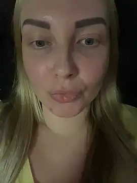 Snapshot of Aleksandrakis chatting on March 18, 8:37 pm Aleksandrakis online show from March 18, 8:37 pm