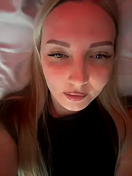 Snapshot of Aleksandrakis chatting on October 1, 10:21 am Aleksandrakis online show from October 1, 10:21 am