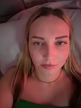 Snapshot of Aleksandrakis chatting on December 2, 8:26 pm Aleksandrakis online show from December 2, 8:26 pm