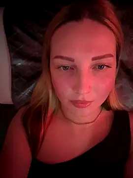 Snapshot of Aleksandrakis chatting on December 4, 8:39 pm Aleksandrakis online show from December 4, 8:39 pm