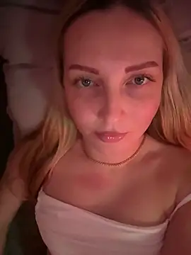 Snapshot of Aleksandrakis chatting on December 15, 6:23 pm Aleksandrakis online show from December 15, 6:23 pm