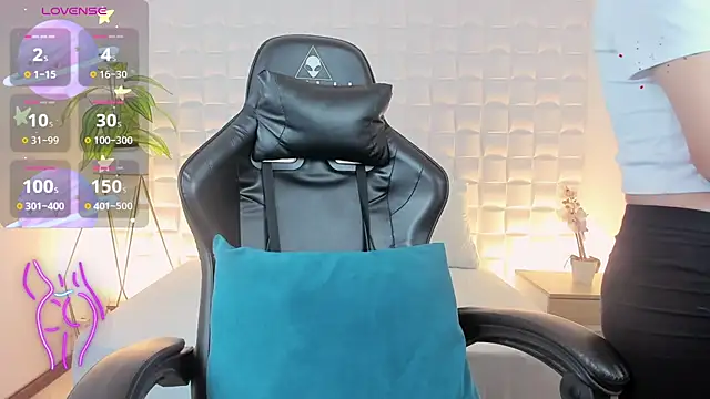 yadira furlan  online show from January 21, 7:28 pm