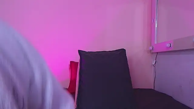 Snapshot of kendal_rossi chatting on September 19, 12:06 pm kendal rossi online show from September 19, 12:06 pm