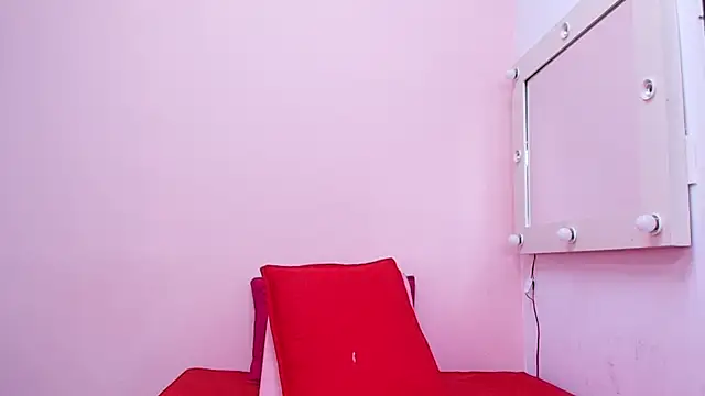 Snapshot of kendal_rossi chatting on October 5, 12:03 pm kendal rossi online show from October 5, 12:03 pm