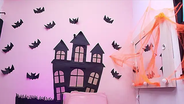 Snapshot of kendal_rossi chatting on October 31, 11:55 am kendal rossi online show from October 31, 11:55 am