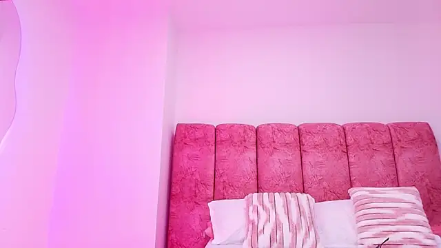 Snapshot of kendal_rossi chatting on November 10, 11:53 am kendal rossi online show from November 10, 11:53 am