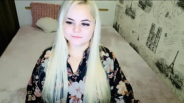 lovely-eyes online show from November 11, 8:20 pm