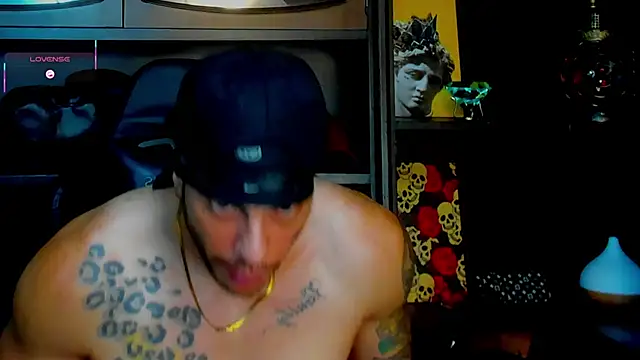 Snapshot of RickG_Oficial chatting on September 29, 11:31 pm RickG Oficial online show from September 29, 11:31 pm