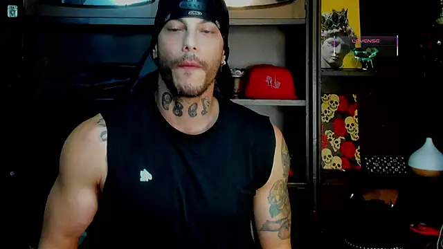 Snapshot of RickG_Oficial chatting on October 22, 12:00 am RickG Oficial online show from October 22, 12:00 am