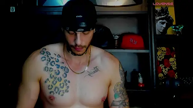 Snapshot of RickG_Oficial chatting on October 24, 10:06 pm RickG Oficial online show from October 24, 10:06 pm