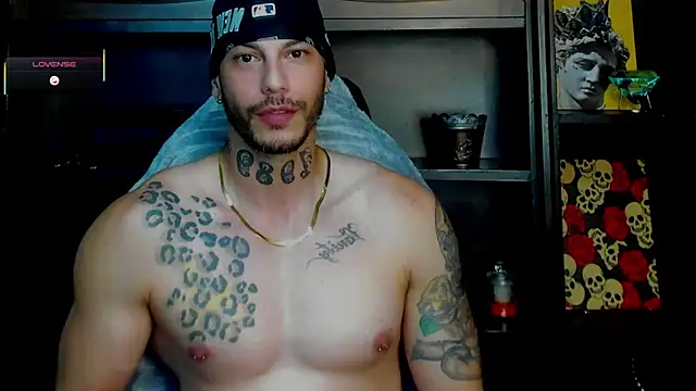 Snapshot of RickG_Oficial chatting on November 24, 11:15 pm RickG Oficial online show from November 24, 11:15 pm