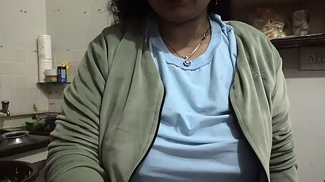 Snapshot of Gulaboo_bhabi chatting on January 19, 3:08 am Gulaboo bhabi online show from January 19, 3:08 am